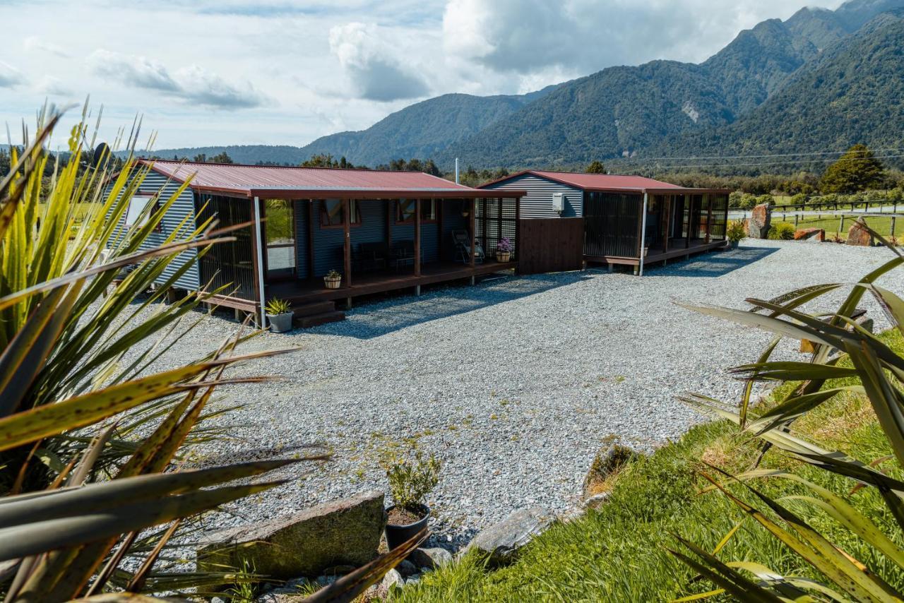 Te Awa Cottages Земля Франца-Иосифа Экстерьер фото